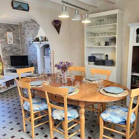 La Rose Des Vents. * Pirou